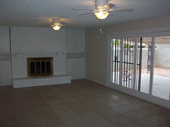 4th image of 1920 E Oakey Blvd