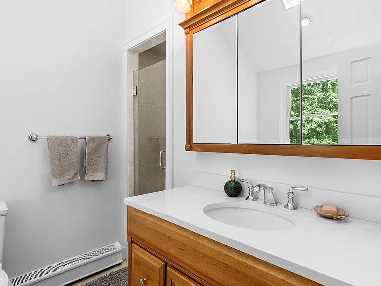 340 N Magee St — Photo 20