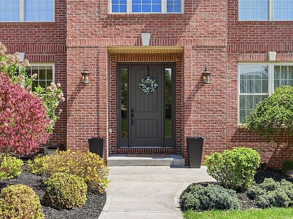 3rd image of 104 Dalliance Ct