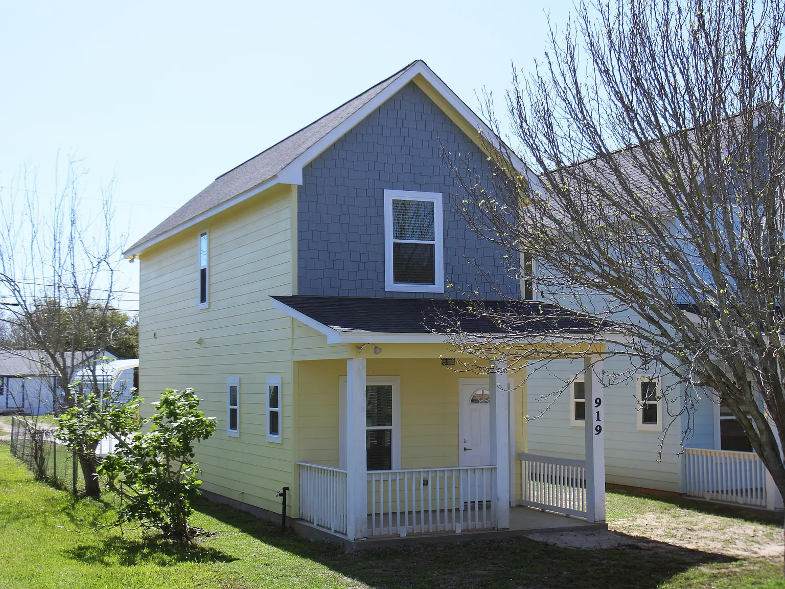 919 North Avenue C - 1 — Photo 1
