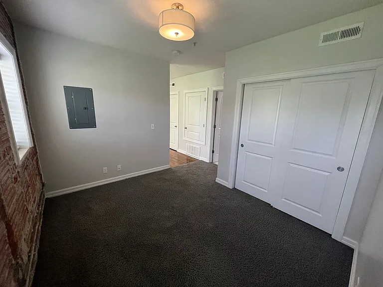 528 S 29th St — Photo 34