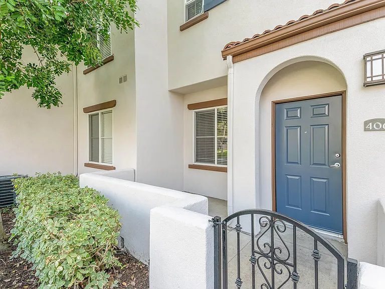Laurel Canyon Apartment Homes — Photo 64