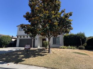 2020 Golden Way, Dinuba, CA 93618