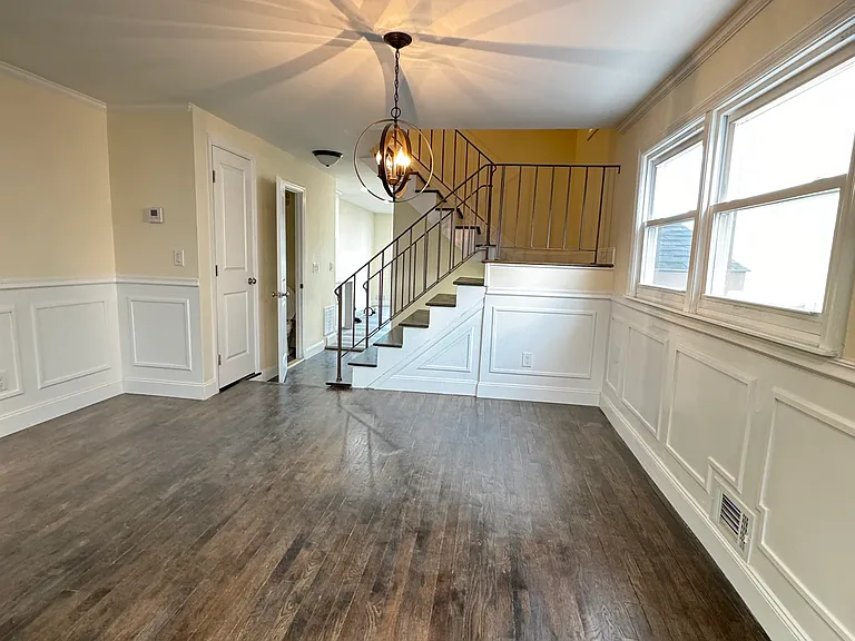 51 Longdale St — Photo 12