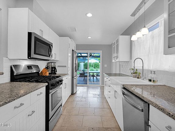 3rd image of 4826 E FAIRMOUNT Avenue