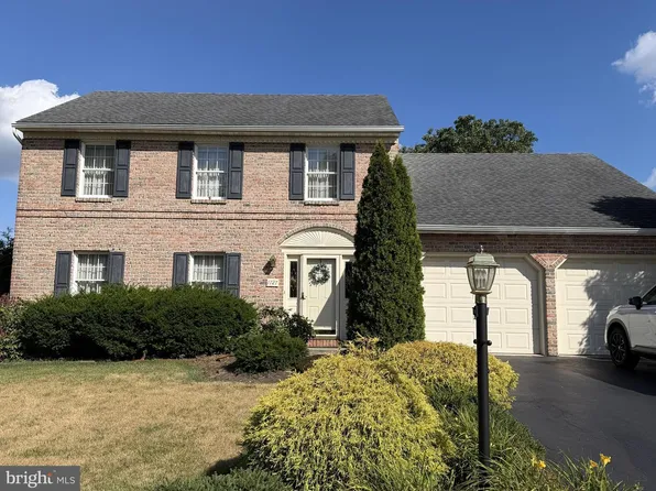 1727 Colony Dr, Wyomissing, PA 19610