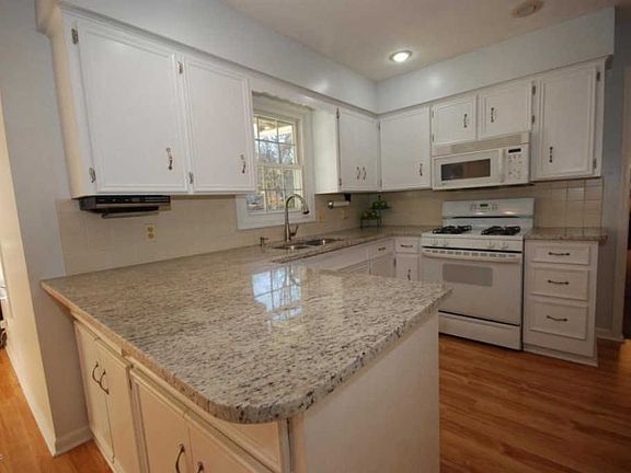 4th image of 2760 Cascade Springs Dr SE