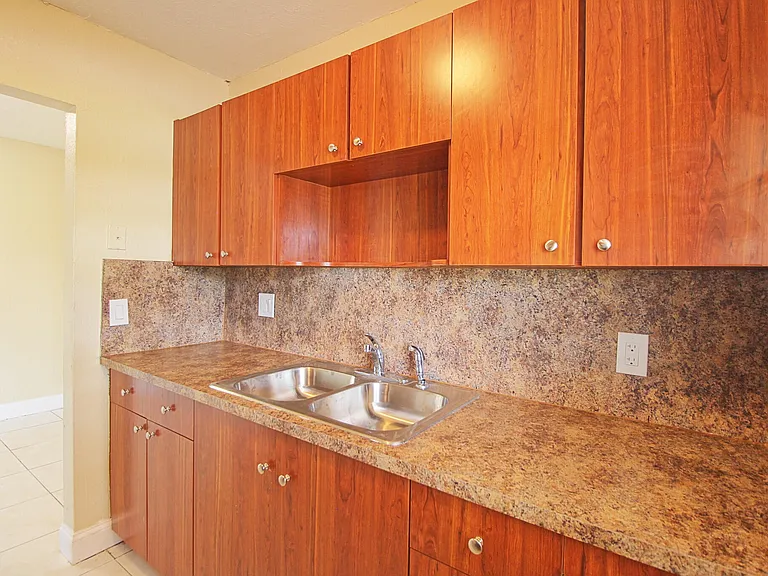 1045 Miami Blvd #A — Photo 10