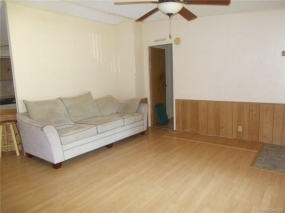 3rd image of 6556 N Tamarind Ave