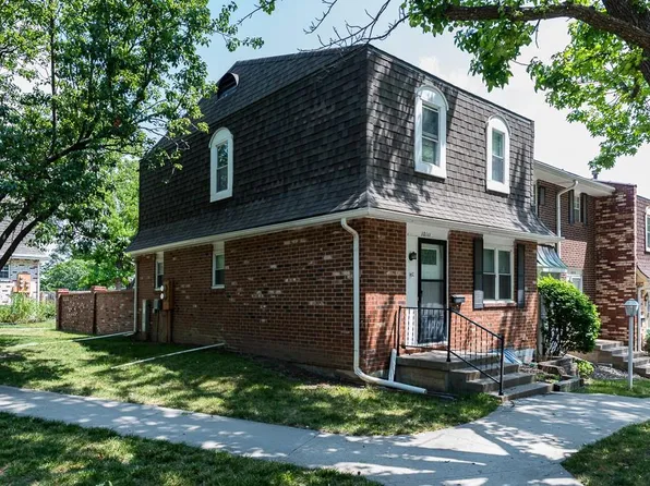 10111 W 96th Ter, Overland Park, KS 66212