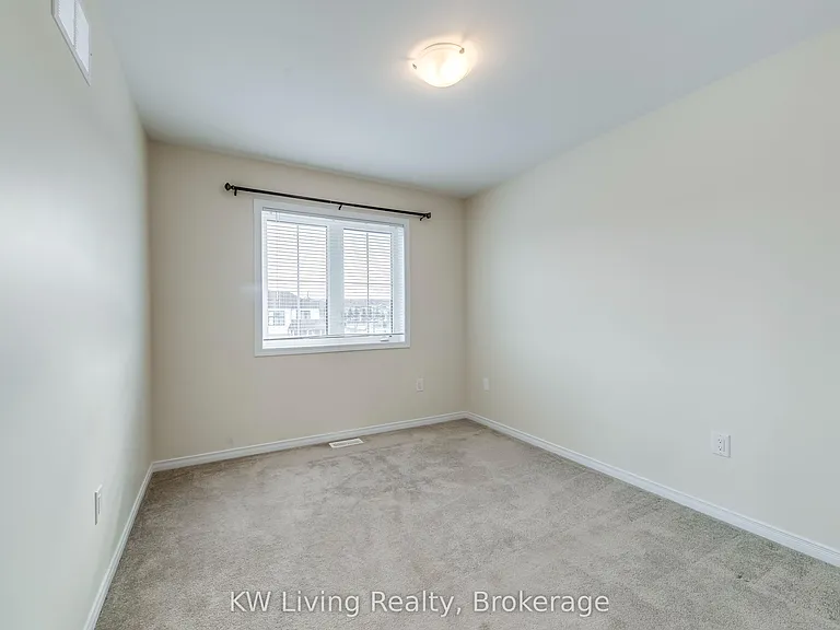 17 Allcroft Ct #UPPER — Photo 18