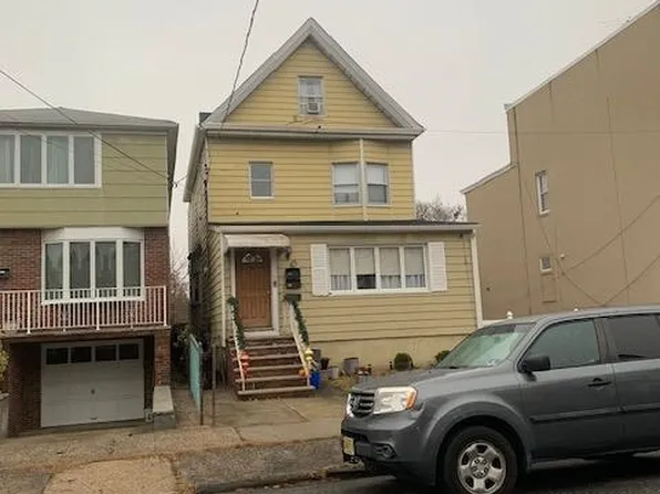 43 E 33rd St Floor 2, Bayonne, NJ 07002