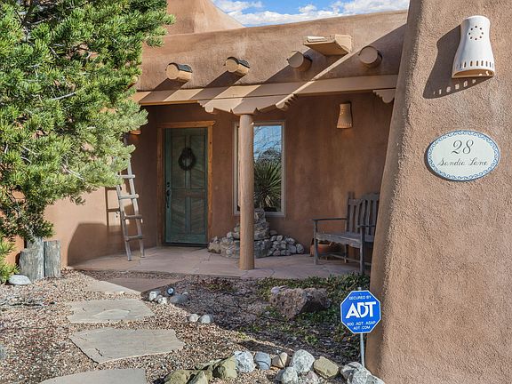 3rd image of 28 Sandia Ln