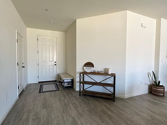 3rd image of 1326 Sawtooth Pl