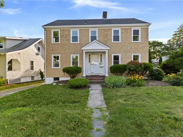 25 Kay Blvd, Newport, RI 02840