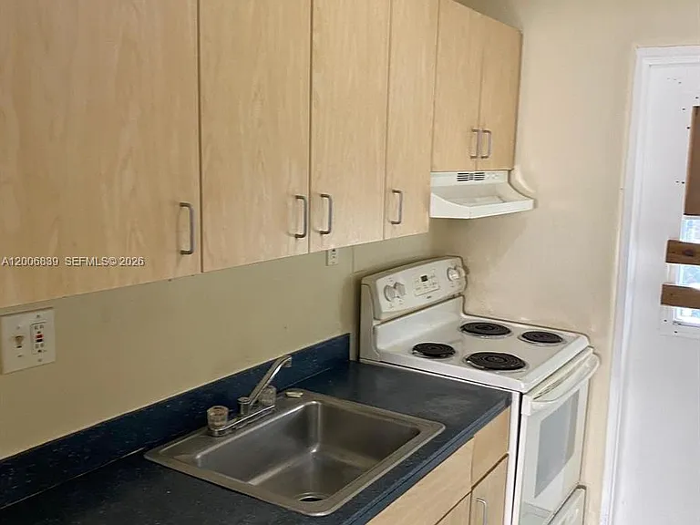 1319 NW 60th St #2 — Photo 1