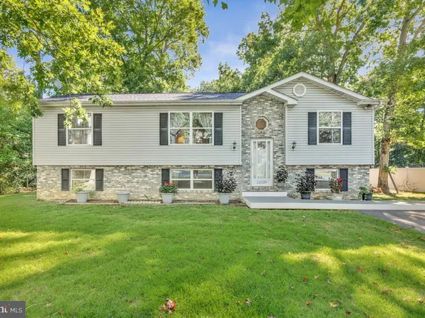 12120 Long Wolf Ln, Lusby, MD 20657