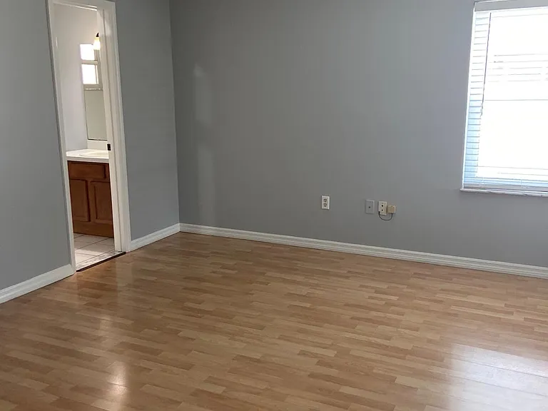658 Caribou Ct — Photo 9
