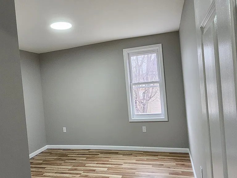 578 N Main St — Photo 13
