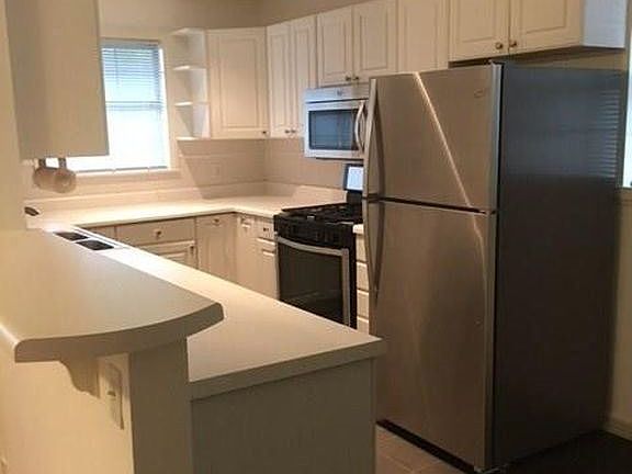 2nd image of 4222 Newton Ave APT 102