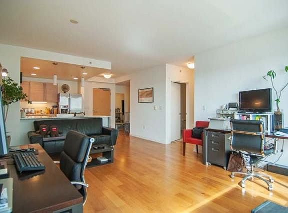 4th image of 1160 Mission St Unit 1611