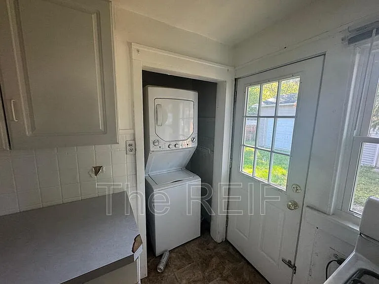 134 E Vienna St — Photo 9