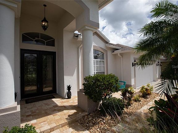 4th image of 18118 Royal Forest Dr