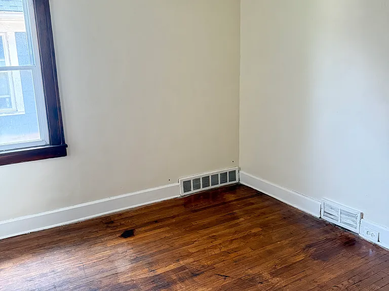 16007 Huntmere Ave #2 — Photo 8