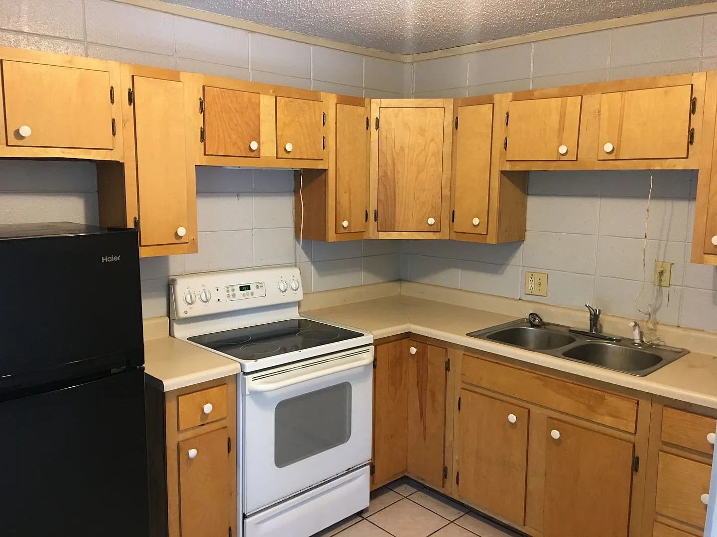 2 Bed 1 Bath Duplex — Photo 3