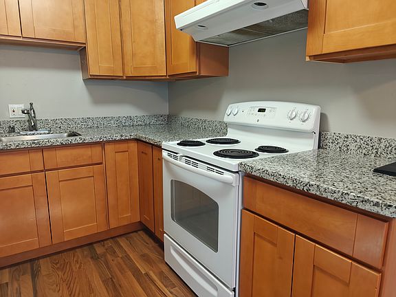 3rd image of 3710 Peacock Ct APT 2
