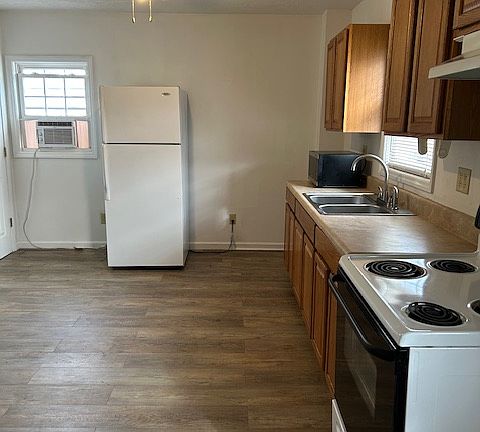 2nd image of 409 Roanoke St #B3