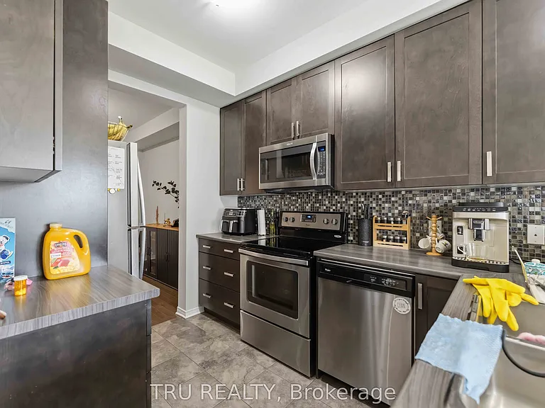 205 Losino Cres — Photo 10