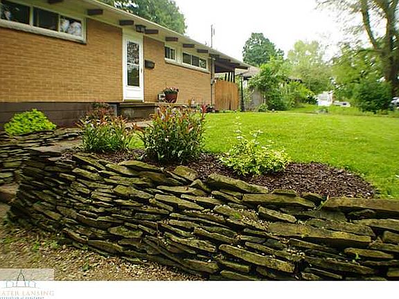 3rd image of 1004 Narcissus Dr