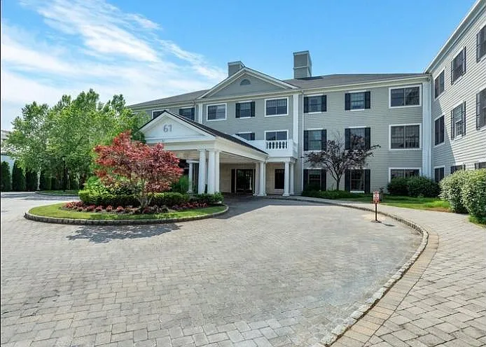 Fairfield Knolls On Roslyn Harbor — Photo 4