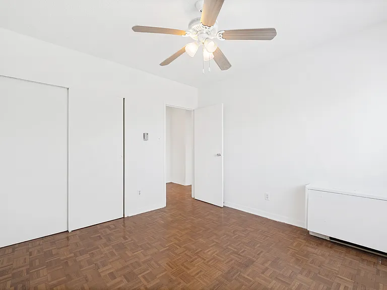 Central Gardens Apartments — Photo 23