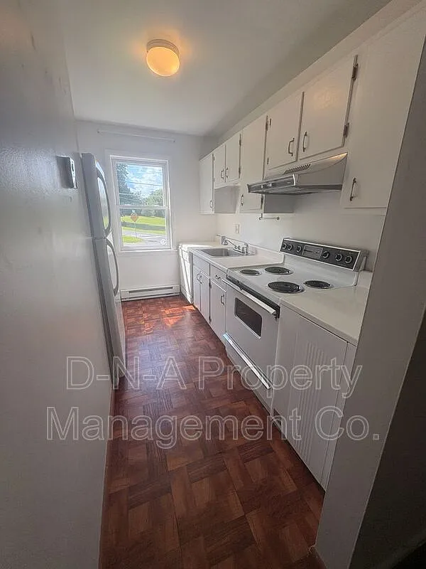 2 bed, 1.5 bath, 600 sqft, $1,550 — Photo 3