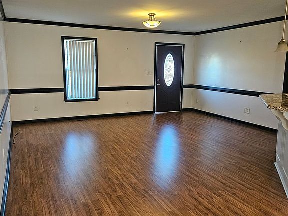 4th image of 208 Killdeer Dr