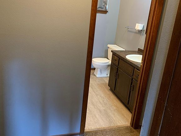 3rd image of 612 Boxwood Dr