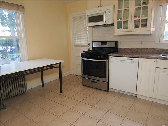 4th image of 61 Netherwood Dr