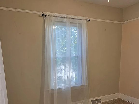4th image of 9405 Navarre St #2