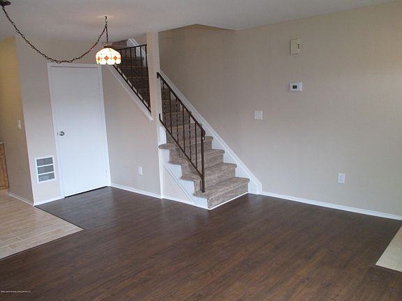 2nd image of 405 Neckar Ave #A