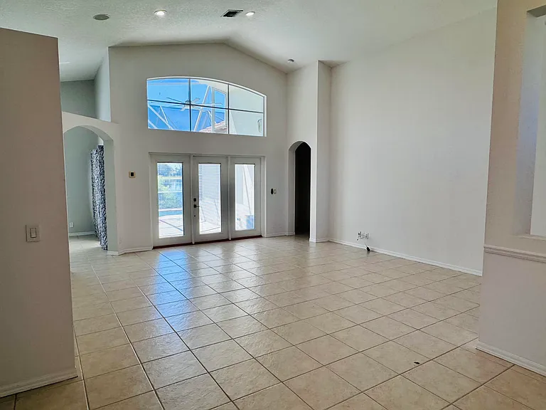 9360 Cove Point Cir — Photo 7