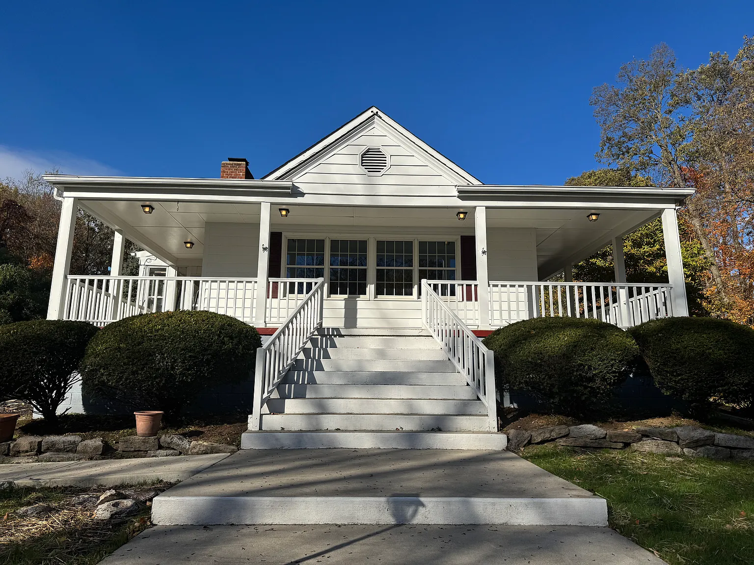 4 bed, 3.5 bath, 3000 sqft, $4,900 — Photo 1