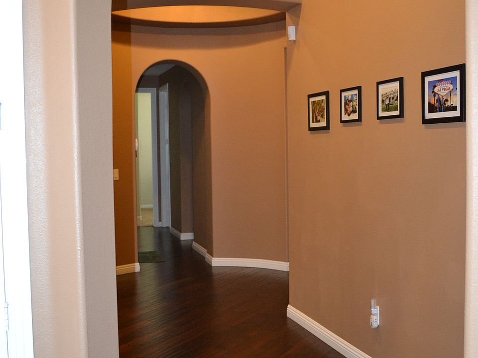1st image of 936 Baronet Dr