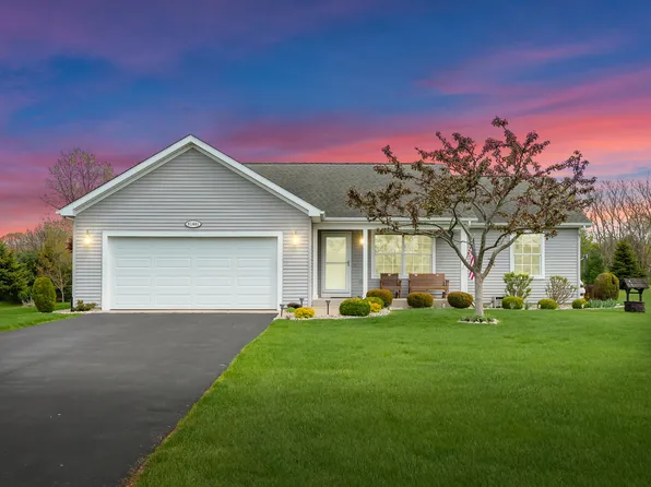51441 Jordan St, Paw Paw, MI 49079