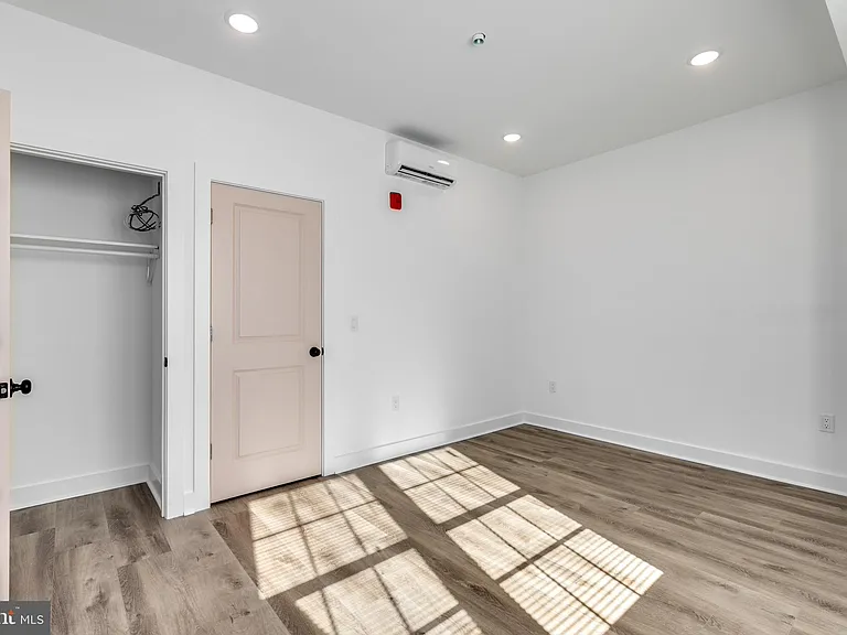 715 W Cumberland St #8 — Photo 4