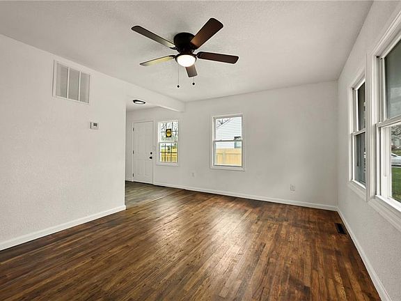 4th image of 2918 S 26th St