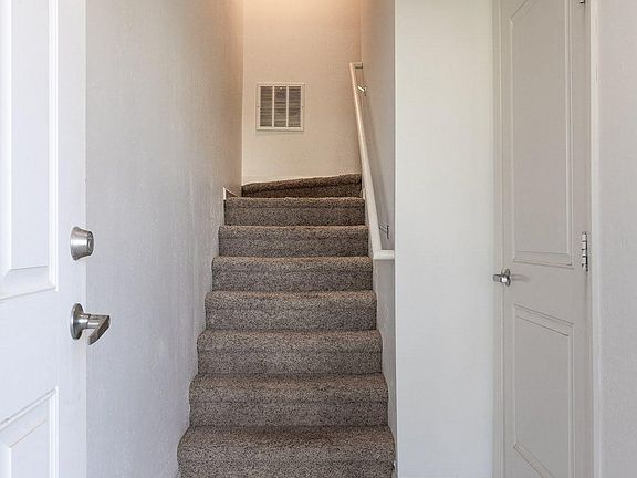 4th image of 5908 N 167th Plz