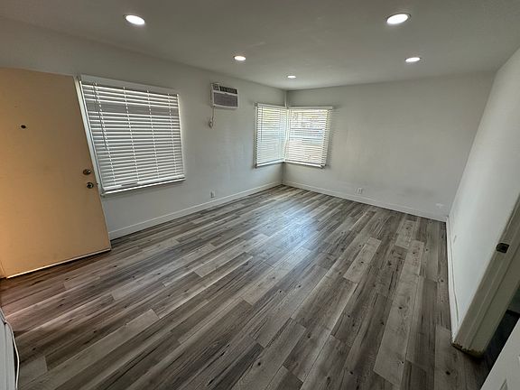 5th image of 10429 McVine Ave APT A