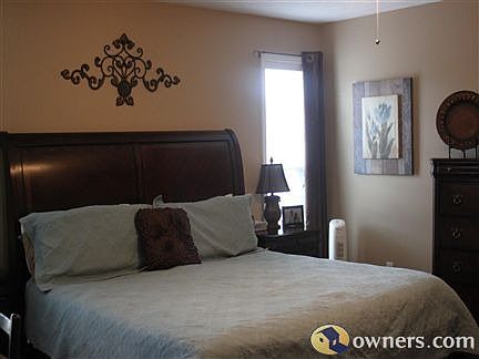 Master Bedroom 16 x 18 with Trey Ceiling